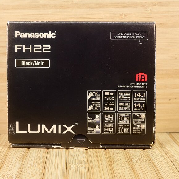 Panasonic DMC-FH22 14.1 MP Digital Camera with 8x Optical Zoom and Touchscreen - Picture 8 of 9